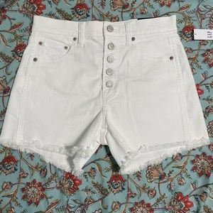 GAP WHITE SHORTS